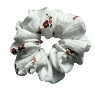 scrunchie bordowo-różowe kwiatki na śmietankowym tle
