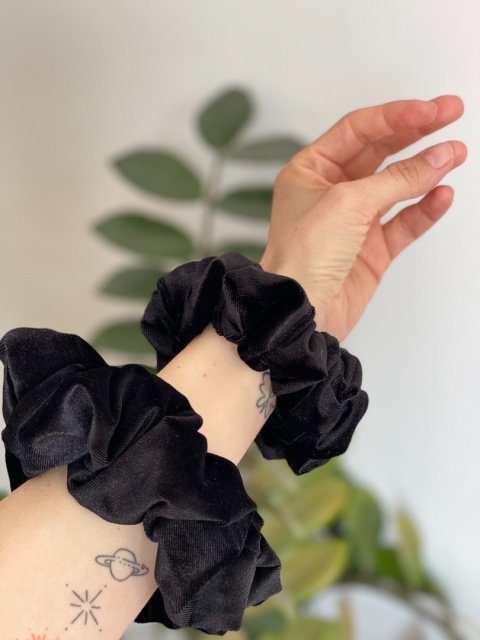scrunchie czarna welur s i m