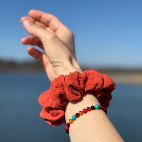scrunchie w kolorze cegły scrunchie w kolorze cegły