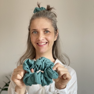 scrunchie w kolorze szałwi